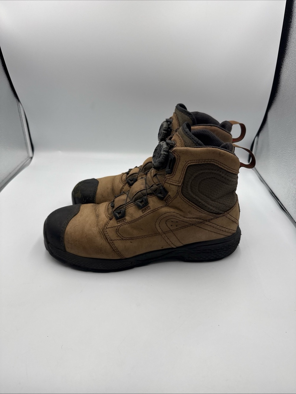 Men's Brown Lace-Up Work Boots with Black Toe